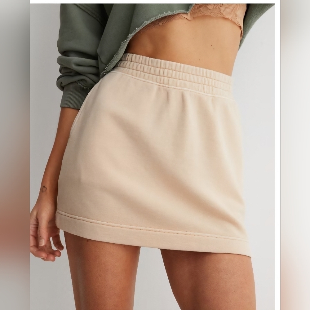 Aerie Size Medium Pull On Fleece Mini Skirt Pockets Butter Khaki Color Casual